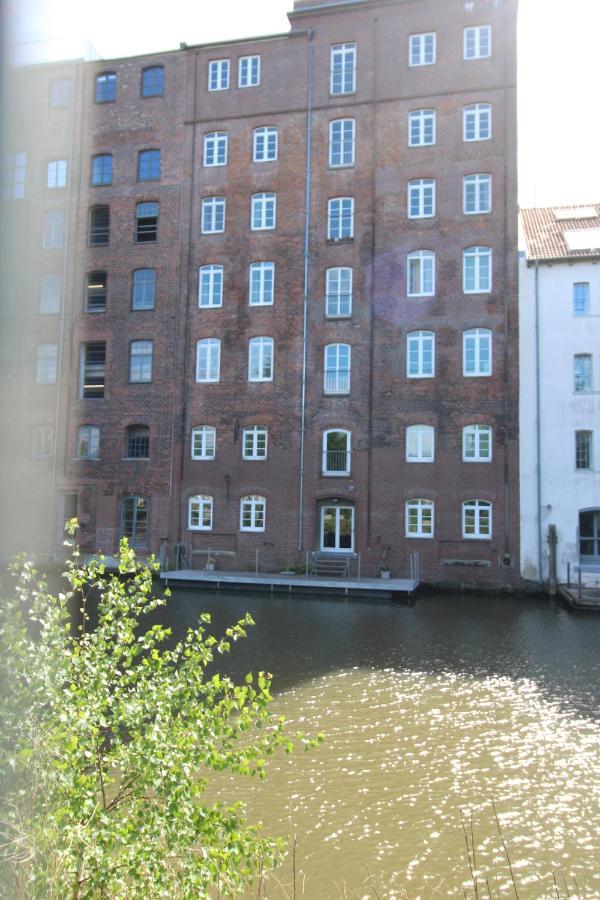 Neu! Einmaliges Loft Im Binnenhafen - Hafenblick! Hamburg Bagian luar foto